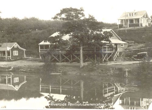 Riverside Pavilion 1936Was located on the south side of the river, east of the bridge